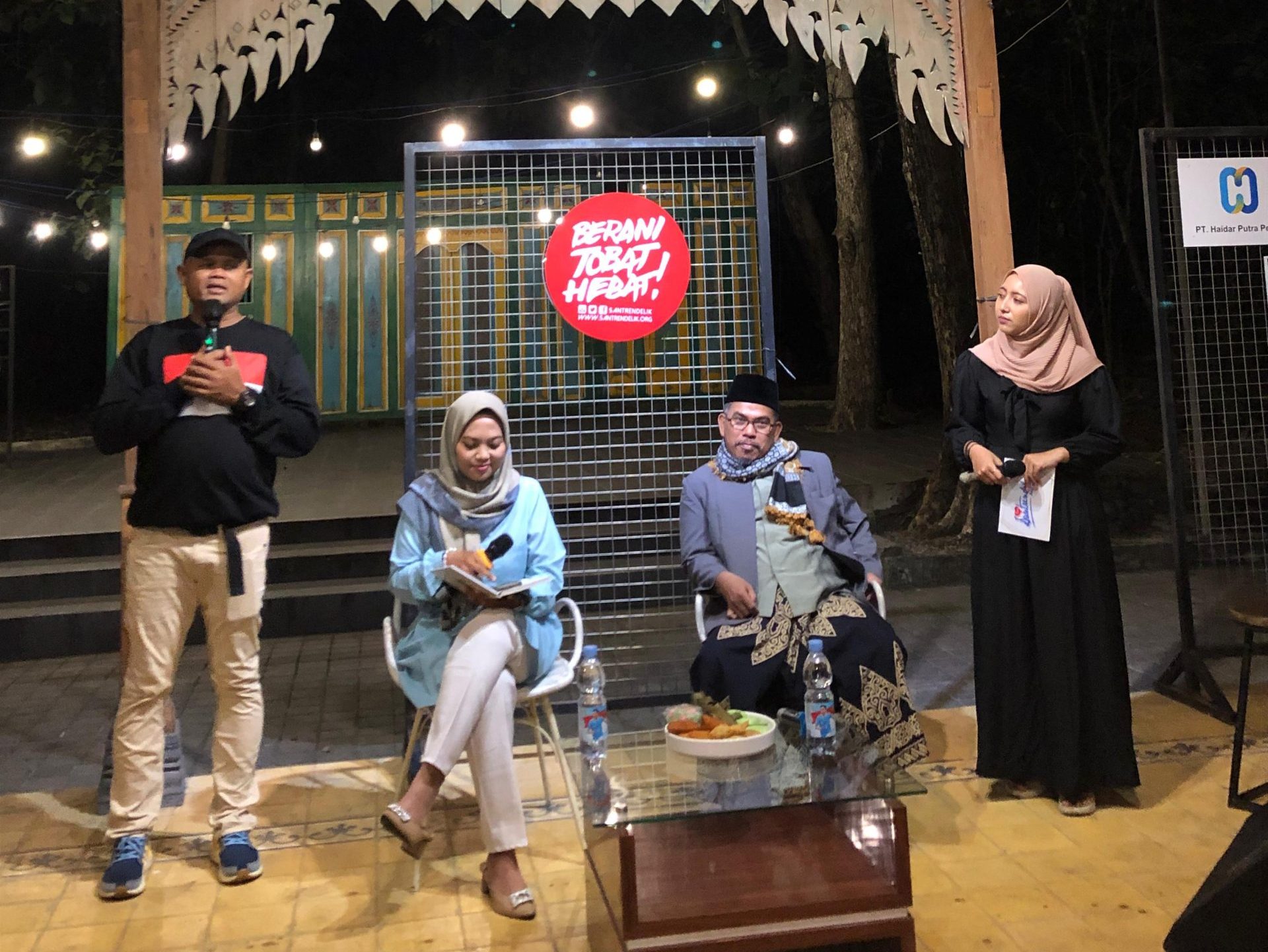 “CAPEK JADI BAIK”: CATATAN RENUNGAN DARI SANTRENDELIK